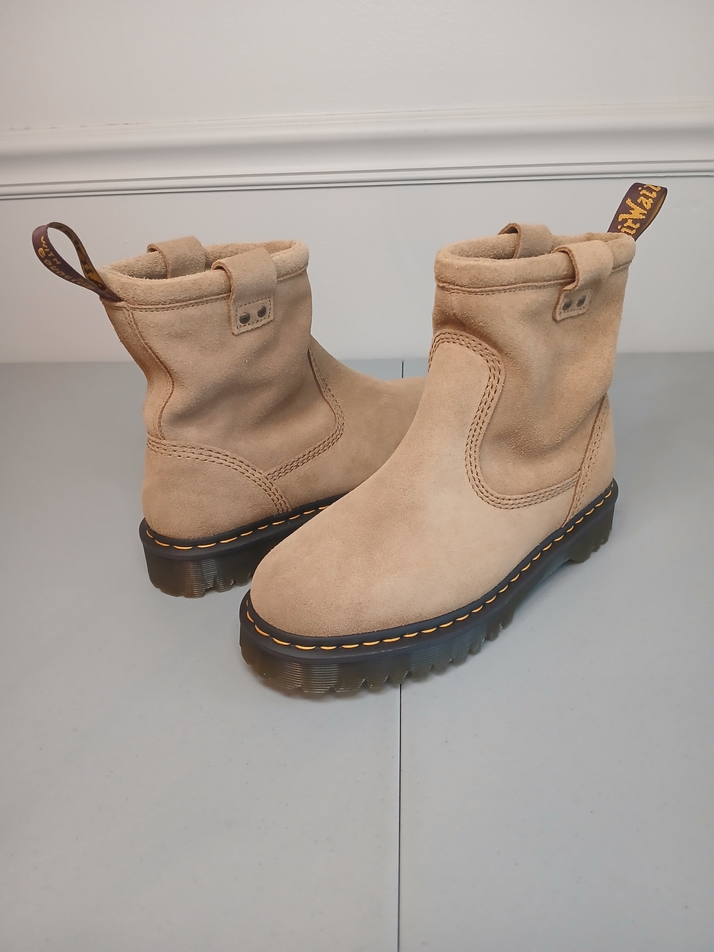 Dr. Martens Anistone Lo Suede Biker Boots Savannah Tan 10 NWOT Unisex
